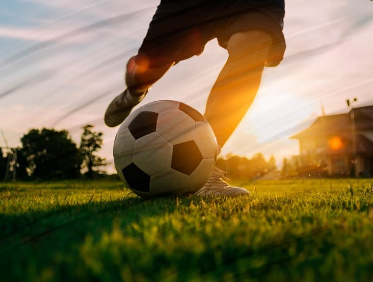 Los más increíbles tiros libres que terminaron en grandes goles.