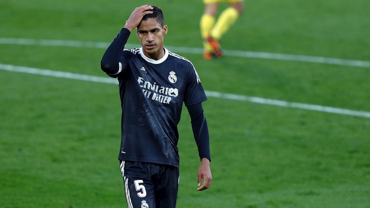 ¡Problemas para Zidane! Varane da positivo por covid-19