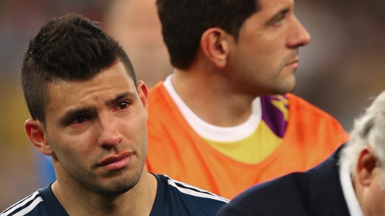 Kun Agüero podría retirarse del fútbol por enfermedad que le podría costar la vida
