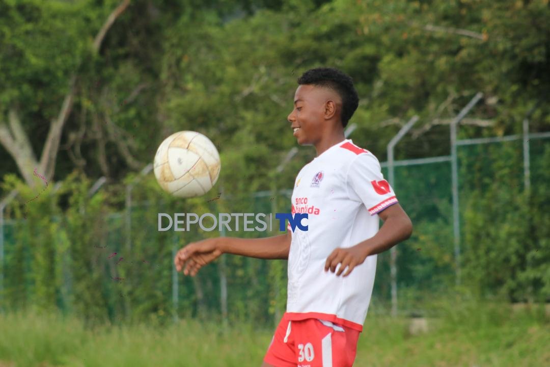 Generación de oro: La joyita catracha de 16 años que se formó en las inferiores del Olimpia y ya debutó