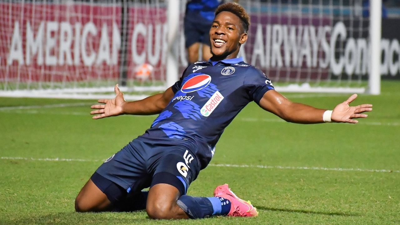 Yeison Mejía recibió el alta médica y Motagua lo recupera para su duelo ante el CAI por la Copa Centroamericana