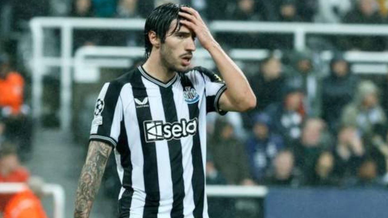 Tiene 23 años y ya arruinó su carrera: futbolista de Newcastle acusado de apuestas ilegales