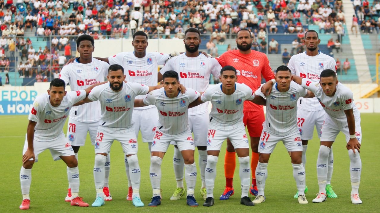 Olimpia buscaría traer un nuevo delantero tras solicitud de Eduardo Espinel