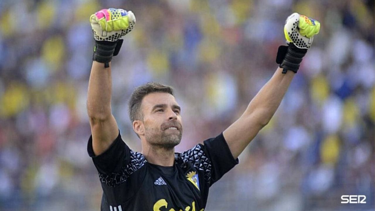 Alberto Cifuentes, el portero del Cádiz del Choco Lozano entra en la historia de la Liga Española con un peculiar dato