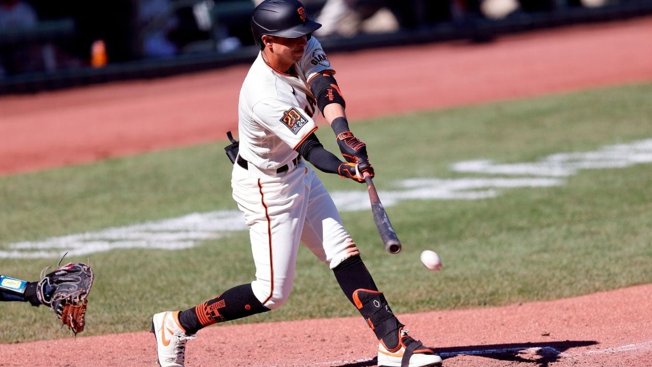 Con un jonrón, Mauricio Dubón se despide con los Gigantes de la temporada de Grandes Ligas