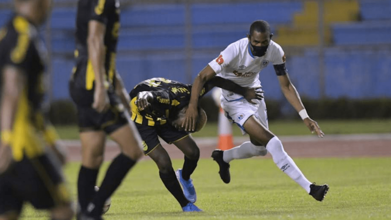 La razón por la que Jerry Bengtson jugó con mascarilla el duelo entre Real España y Olimpia