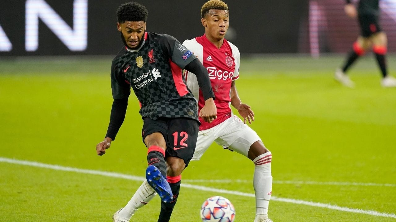 Liverpool tuvo suerte y consigue tres puntos en su visita al Ajax
