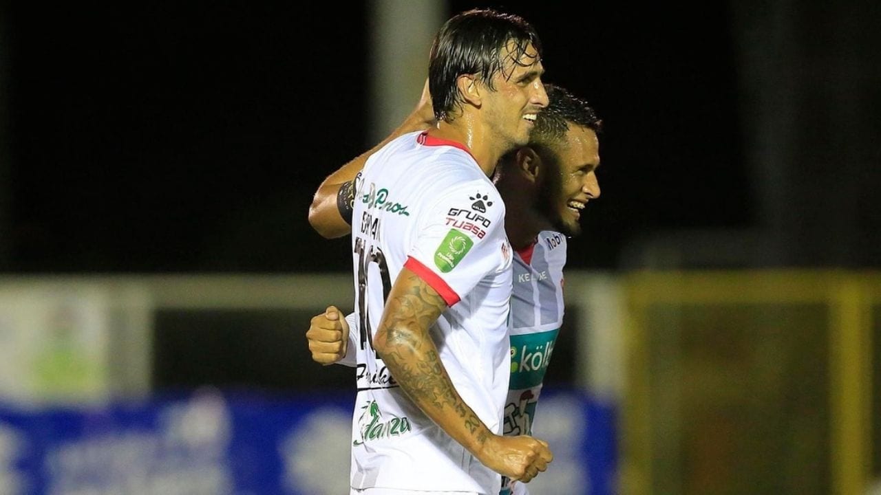 Bryan Ruiz realizó solicitud especial al Alajuela por el hondureño Alex López