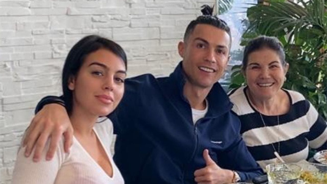 Los mensajes de la pareja y la familia de Cristiano Ronaldo al enterarse que tenia covid-19