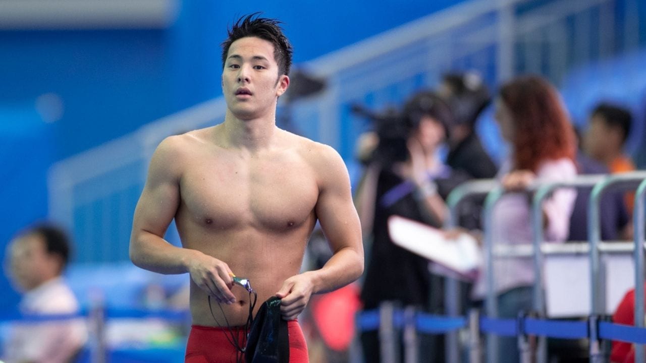 Suspenden a estrella de la natación japonesa por serle infiel a su esposa