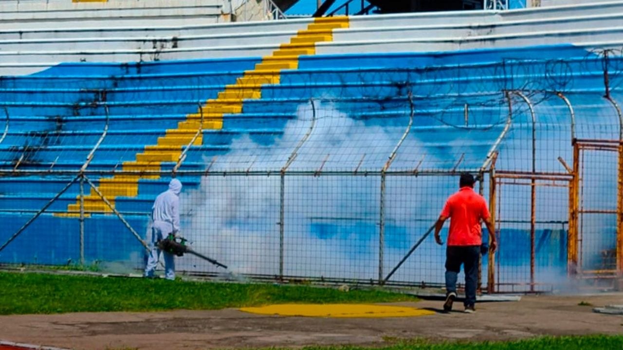 Doctor hondureño asegura que Sinager fue a los estadios a 'ver los partidos y no a supervisar'