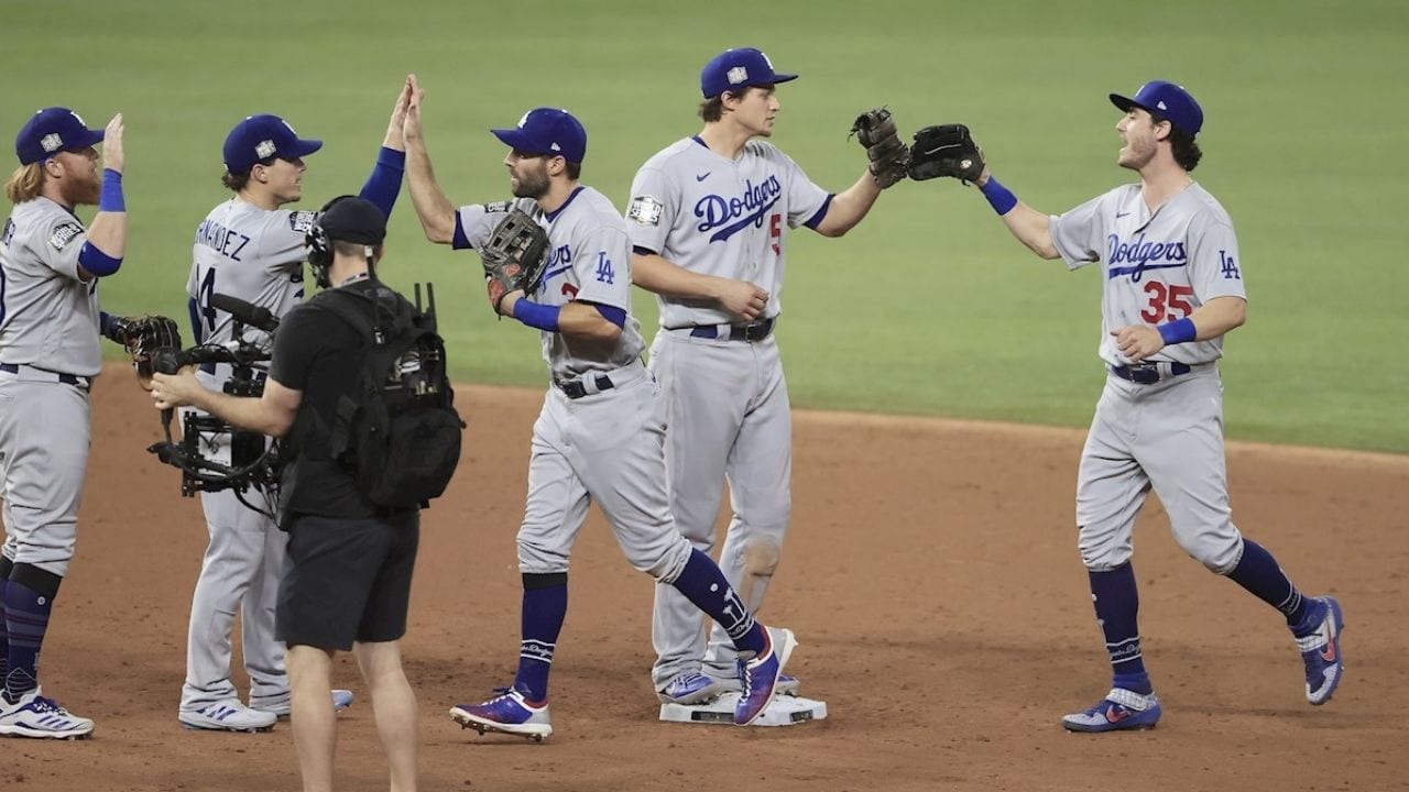 Los Ángeles Dodgers están a un triunfo de llevarse la Serie Mundial