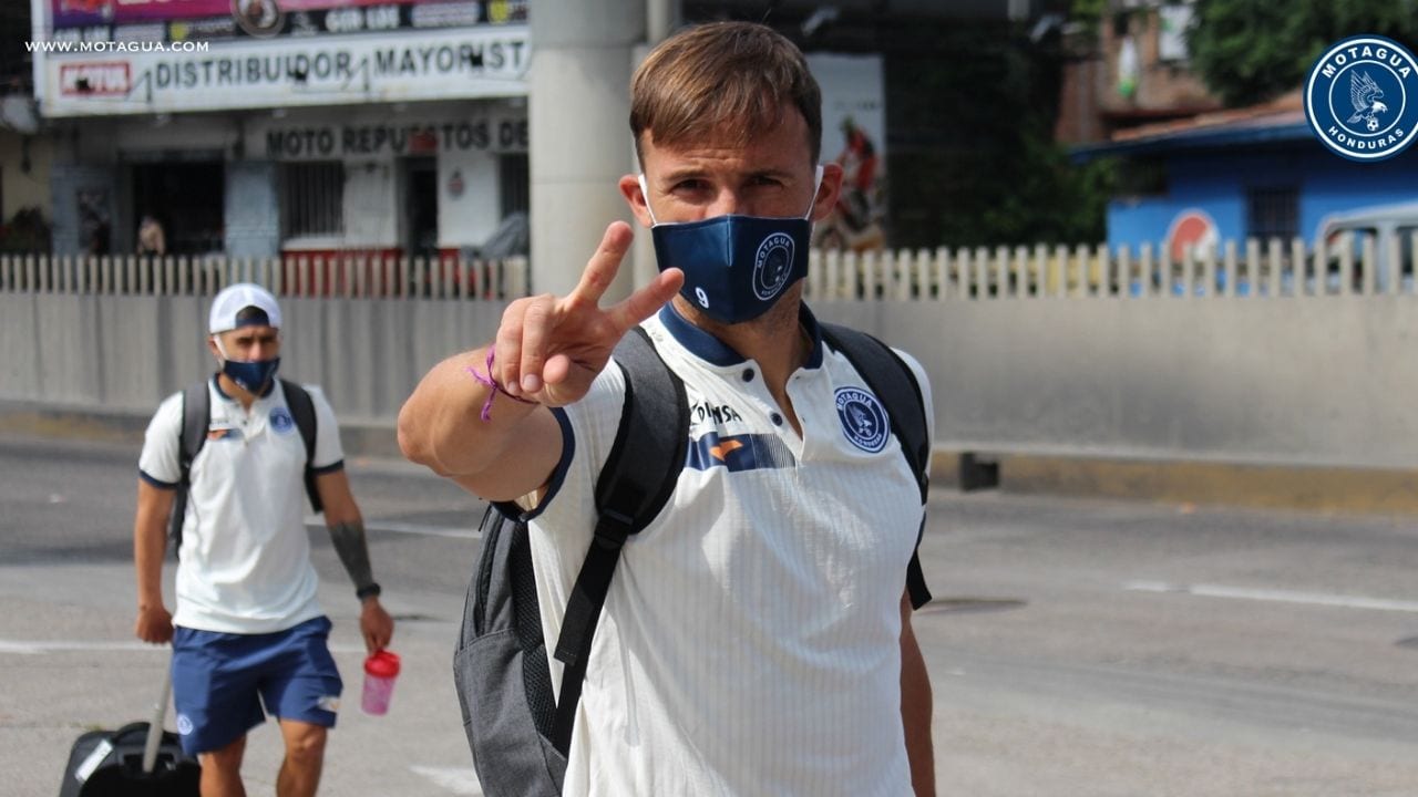 Jugadores de Motagua tienen prohibiciones al abordar bus en el que viajan