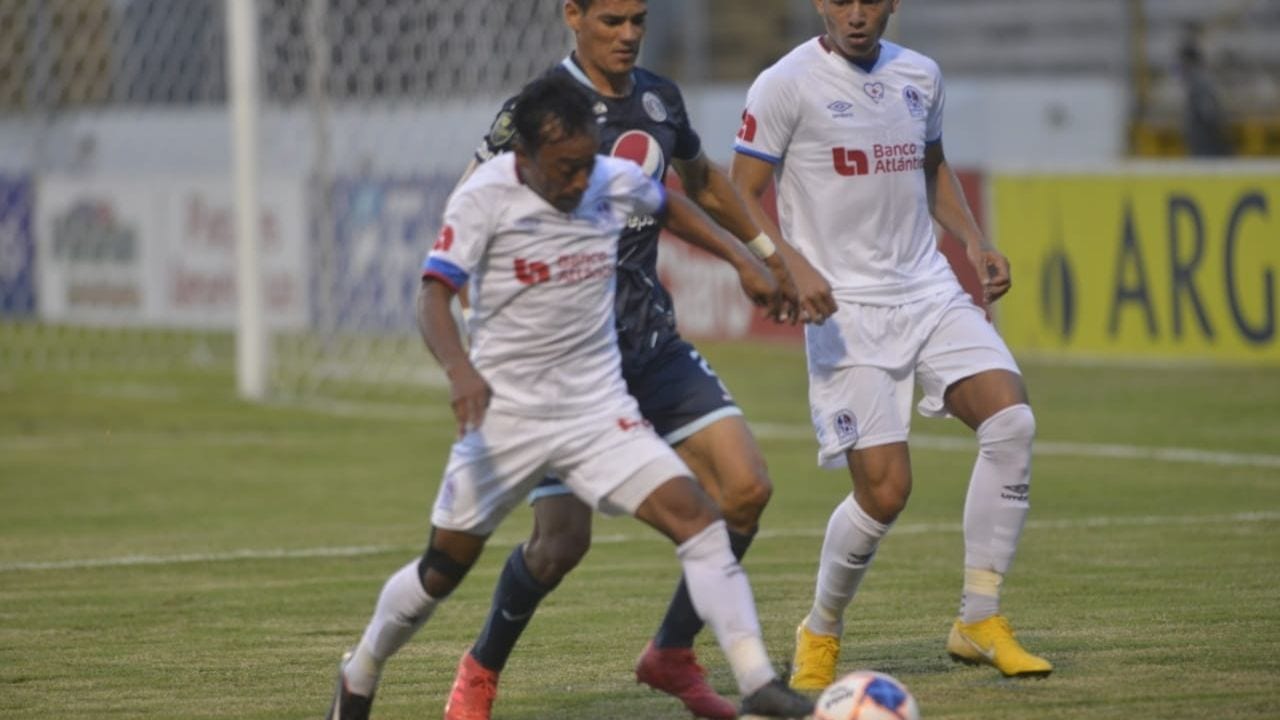 Motagua y Olimpia no se hicieron daño y se reparten puntos en el clásico capitalino