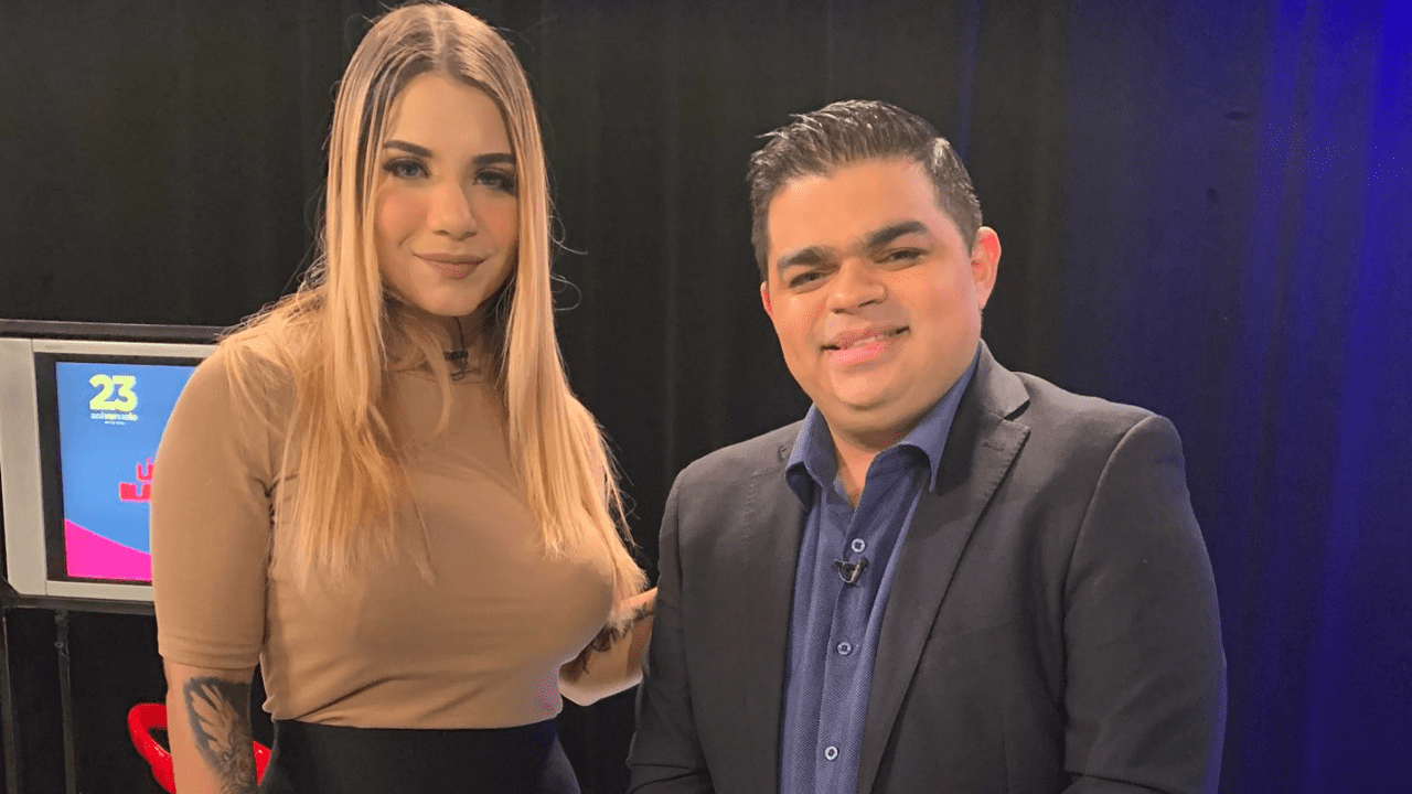 Jennifer Funes, la hermosa chica que presentó el sorteo del ''Reto Penalero''