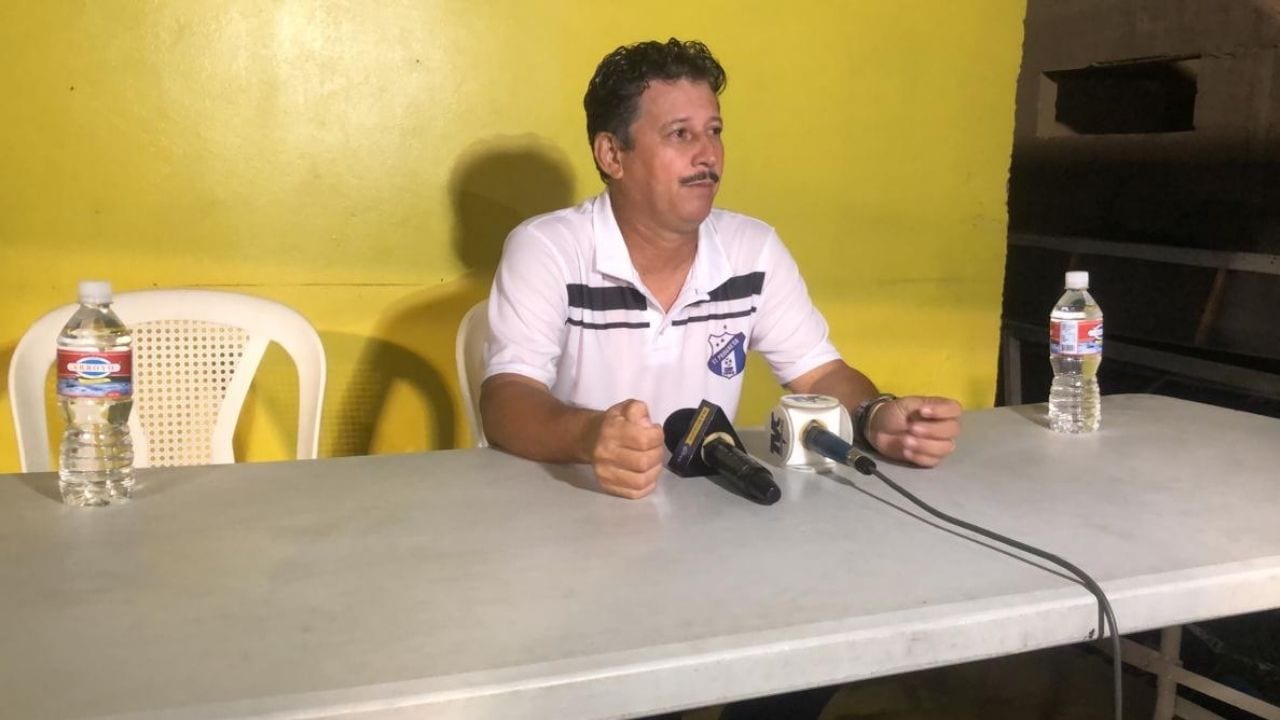 Mauro Reyes, DT del Honduras: Mi equipo va a jugar a ganar donde sea y contra quien sea