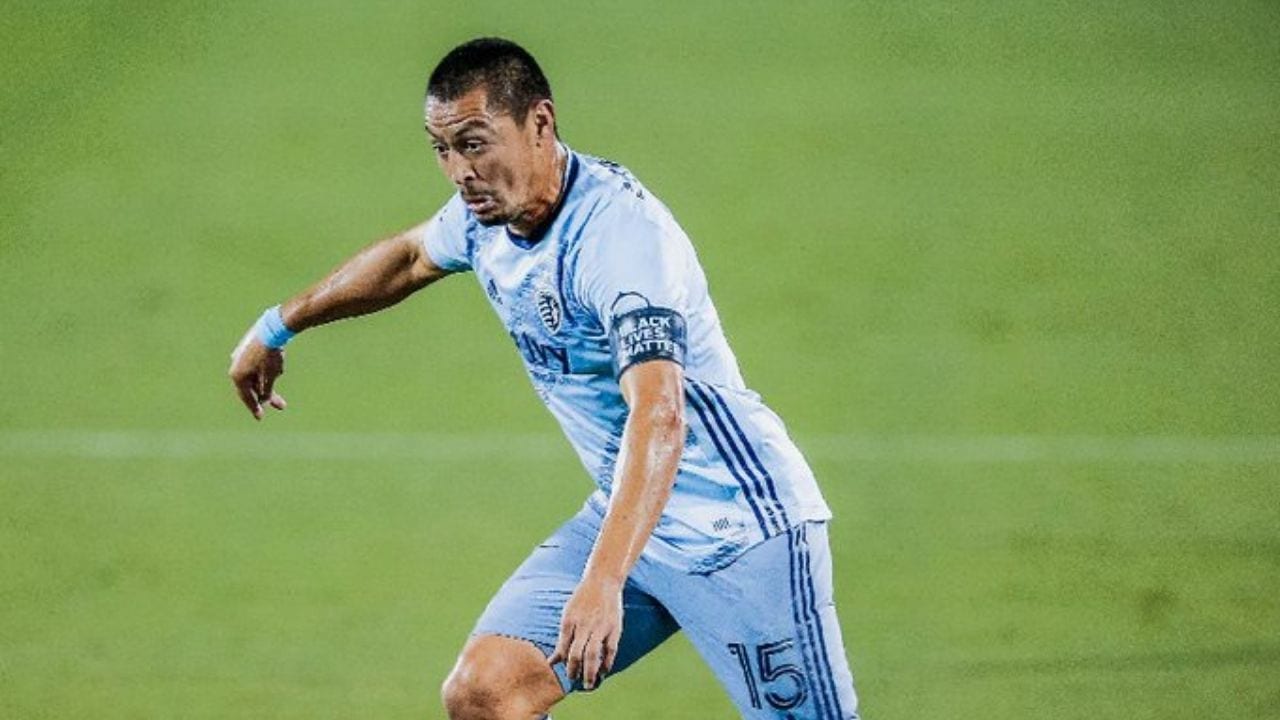 Roger Espinoza es felicitado en su cumpleaños por la MLS y el Kansas City con especial mensaje