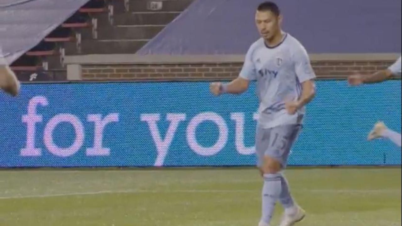 Roger Espinoza anotó y le da la clasificación al Sporting Kansas City a los Playoffs de la MLS