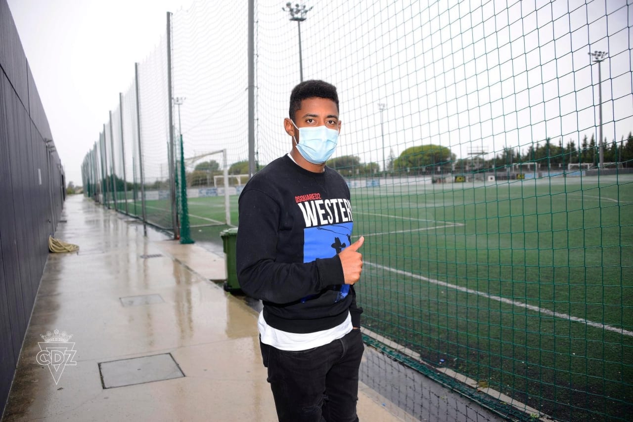 Choco Lozano ya está en España, pero es duda ante Elche