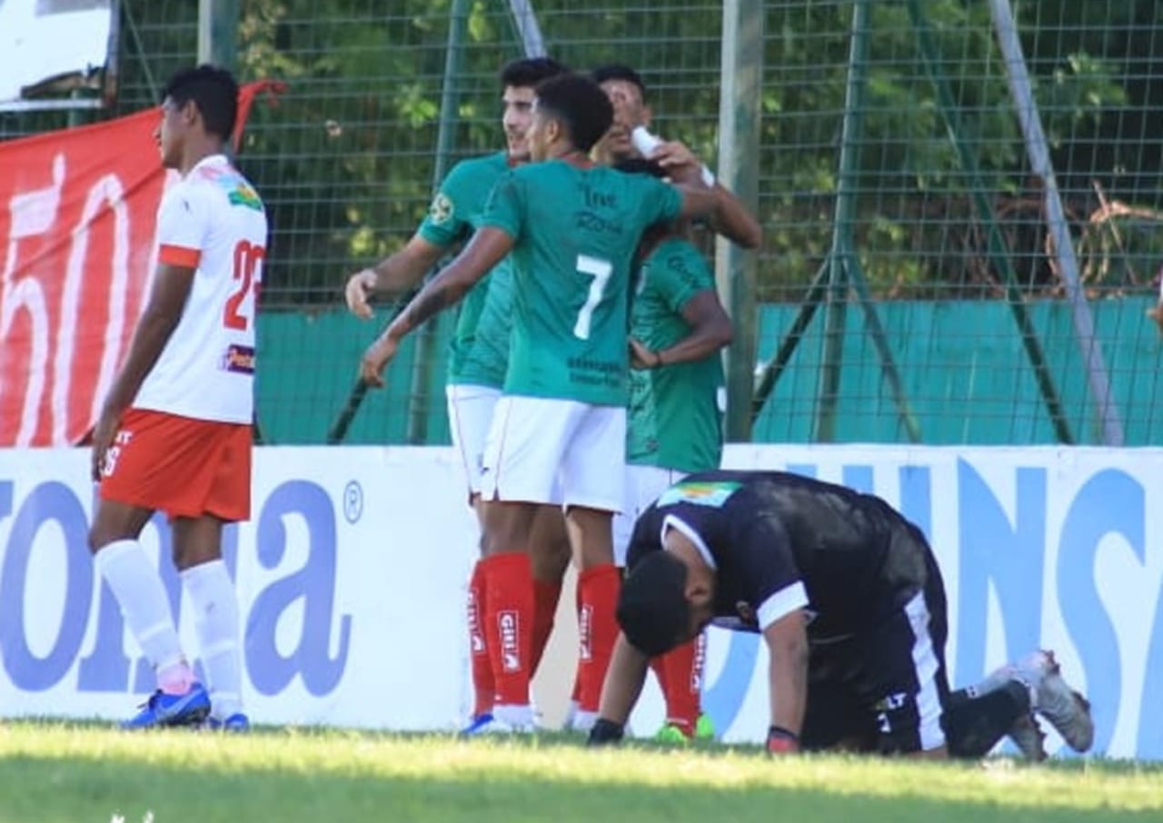 ¡Monstruosa humillada! Marathón goleó a la Real Sociedad y se afianza en el liderato de la Zona Norte