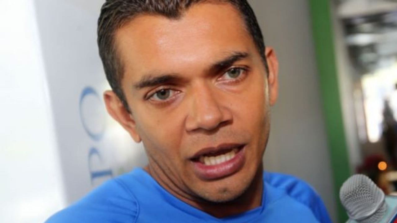 Amado Guevara recibe regalo del Saprissa y envía mensaje a su afición