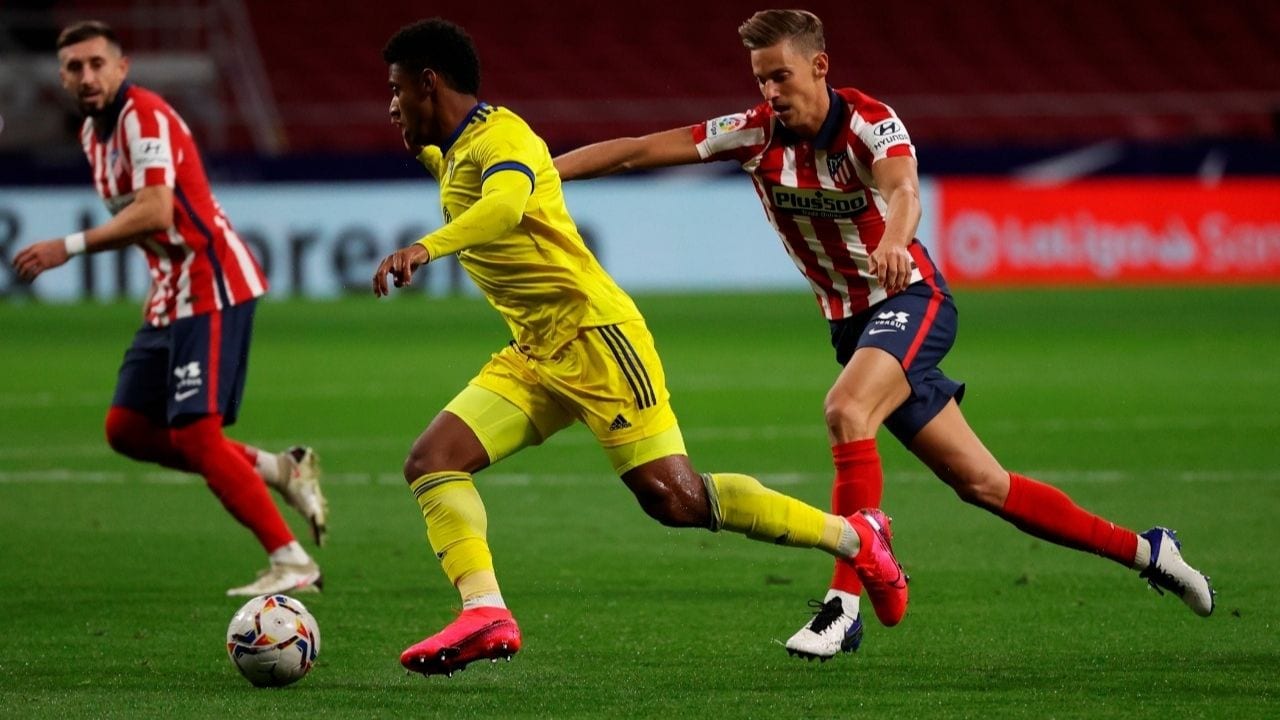 Con Lozano de titular el Cádiz perdió 4-0 en su visita al Atlético de Madrid