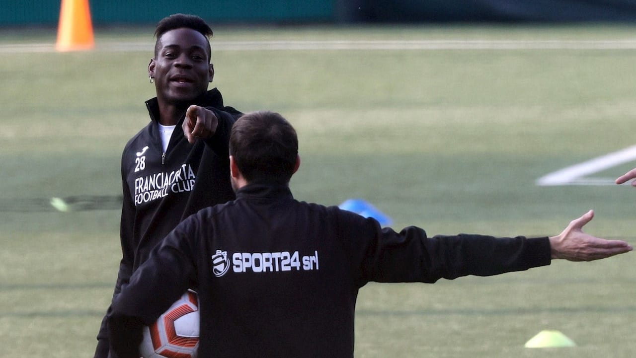 Balotelli se entrena con el Franciacorta a la espera de conocer su futuro