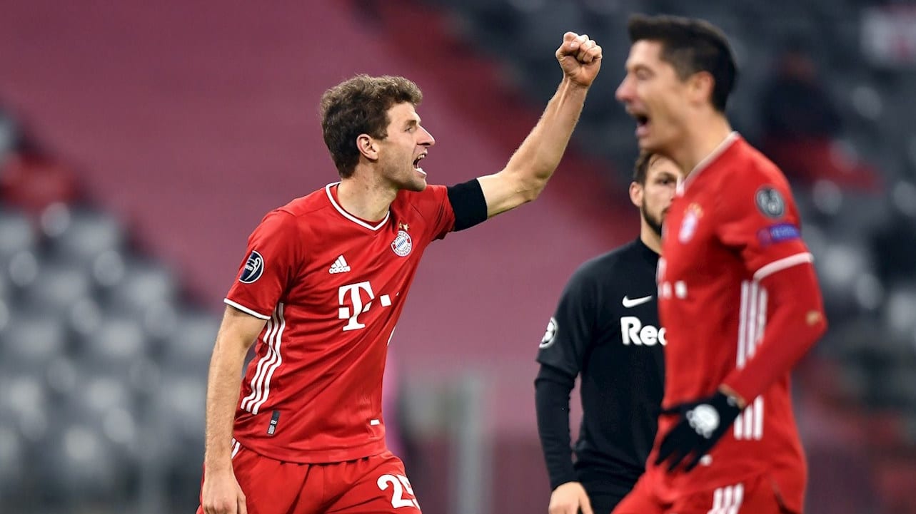 Manchester City y Bayern ya están en octavos; el Liverpool da un paso atrás
