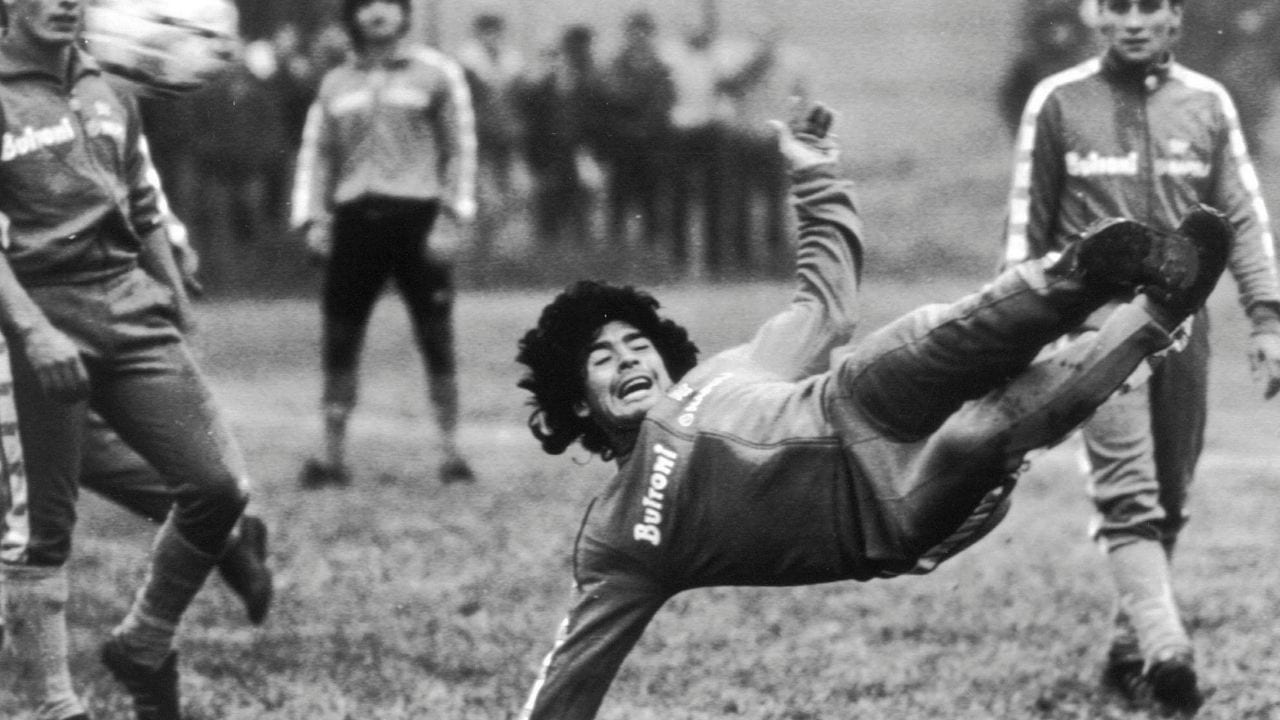 Maradona, el icono eterno que tocó el cielo y bajó al infierno
