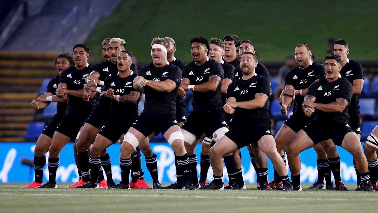 Video: Los All Blacks dedican el haka a Maradona