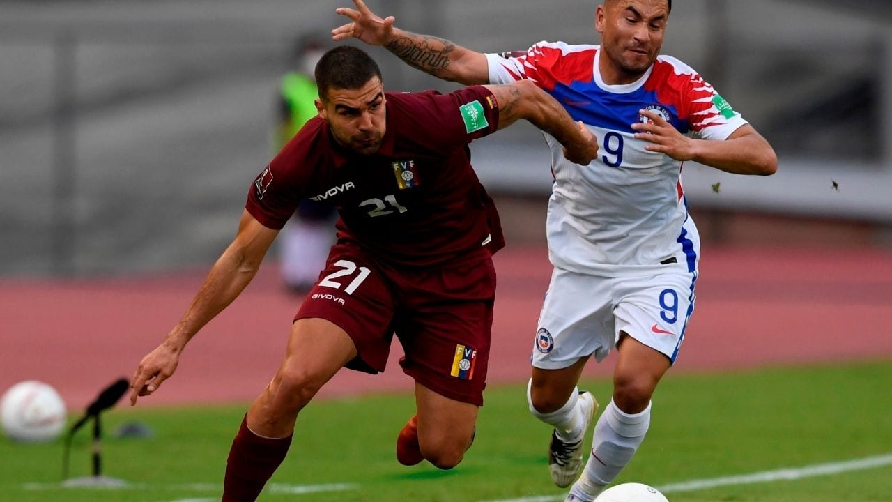 Venezuela gana su primer partido y sacude su mala racha ante Chile