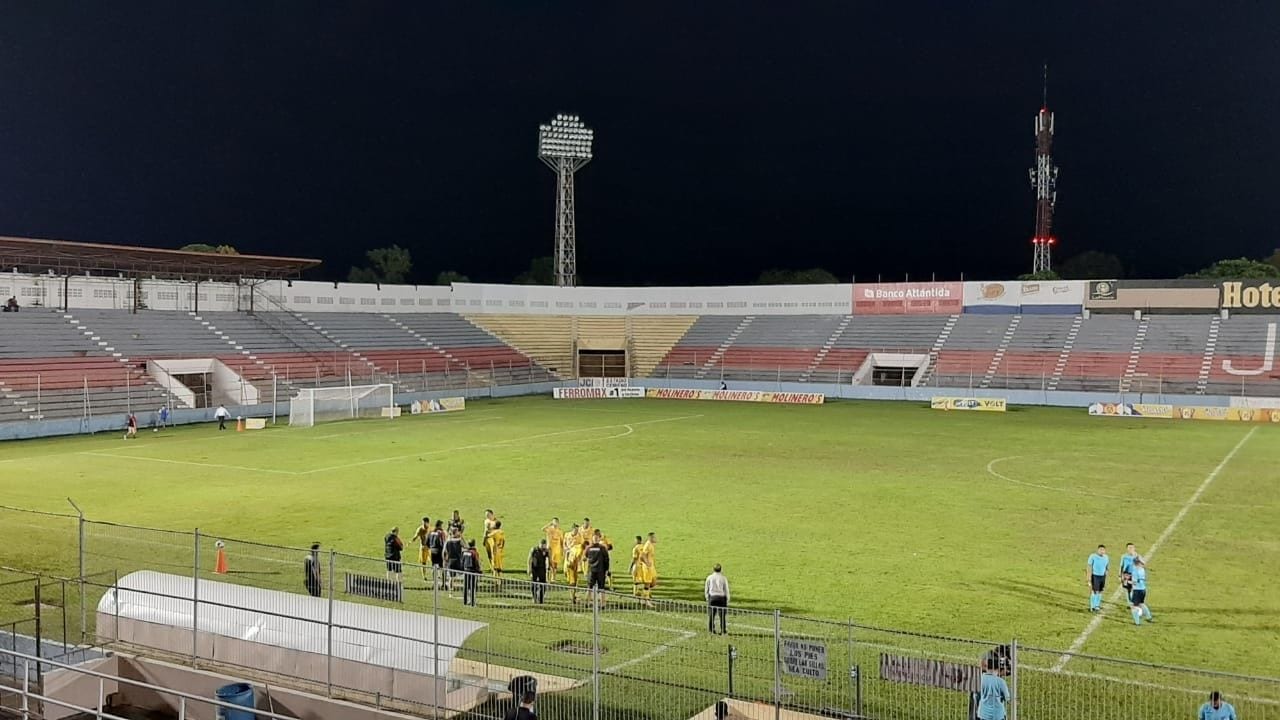 Empate con estreno de técnicos, Real España lo igualó ante el Vida en el último minuto del partido