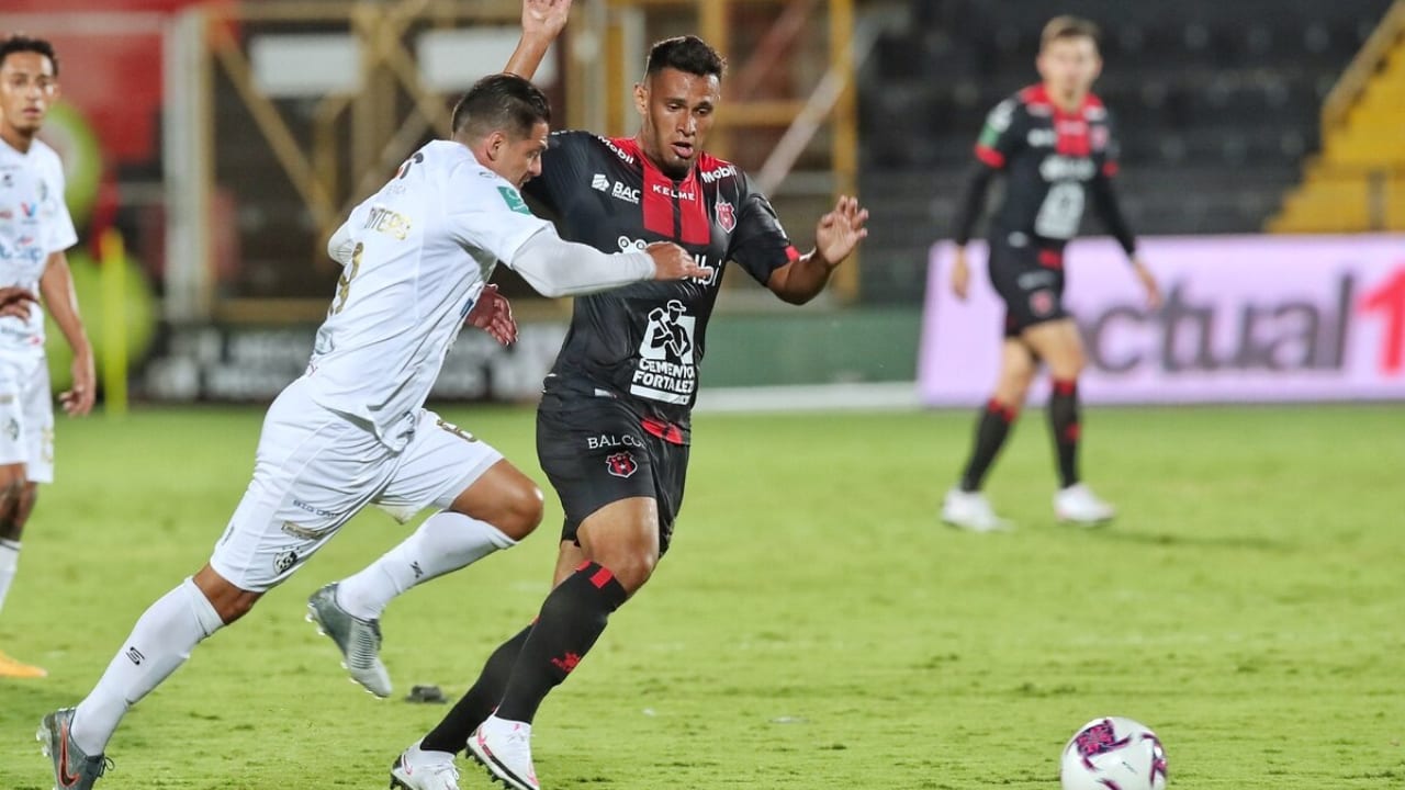 La Liga Deportiva Alajuelense de Alex López peleará el título ante el Herediano