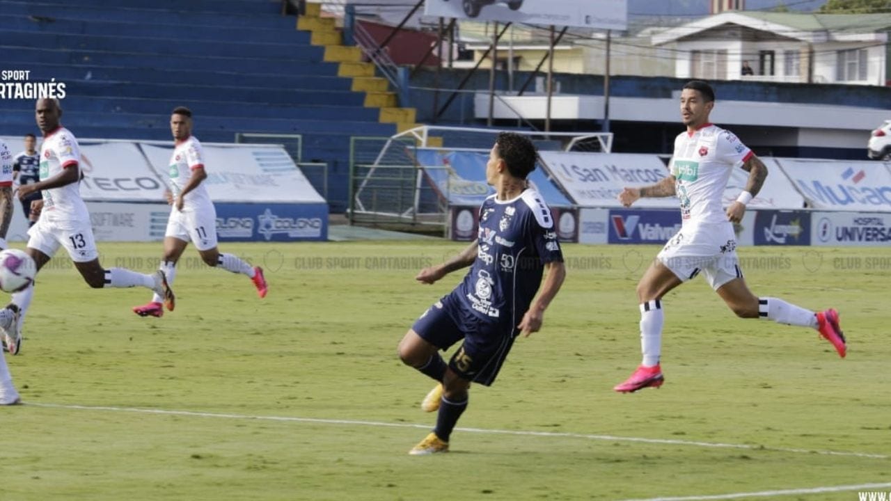 Doble asistencia de Alex López contra el Cartaginés acercan al Alajuela a la final en Costa Rica