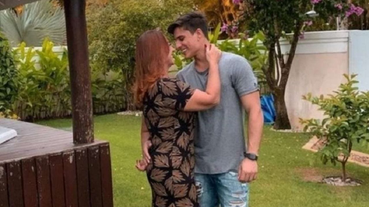 Exnovio de la mamá de Neymar fue golpeado en playa mexicana y se queja en video