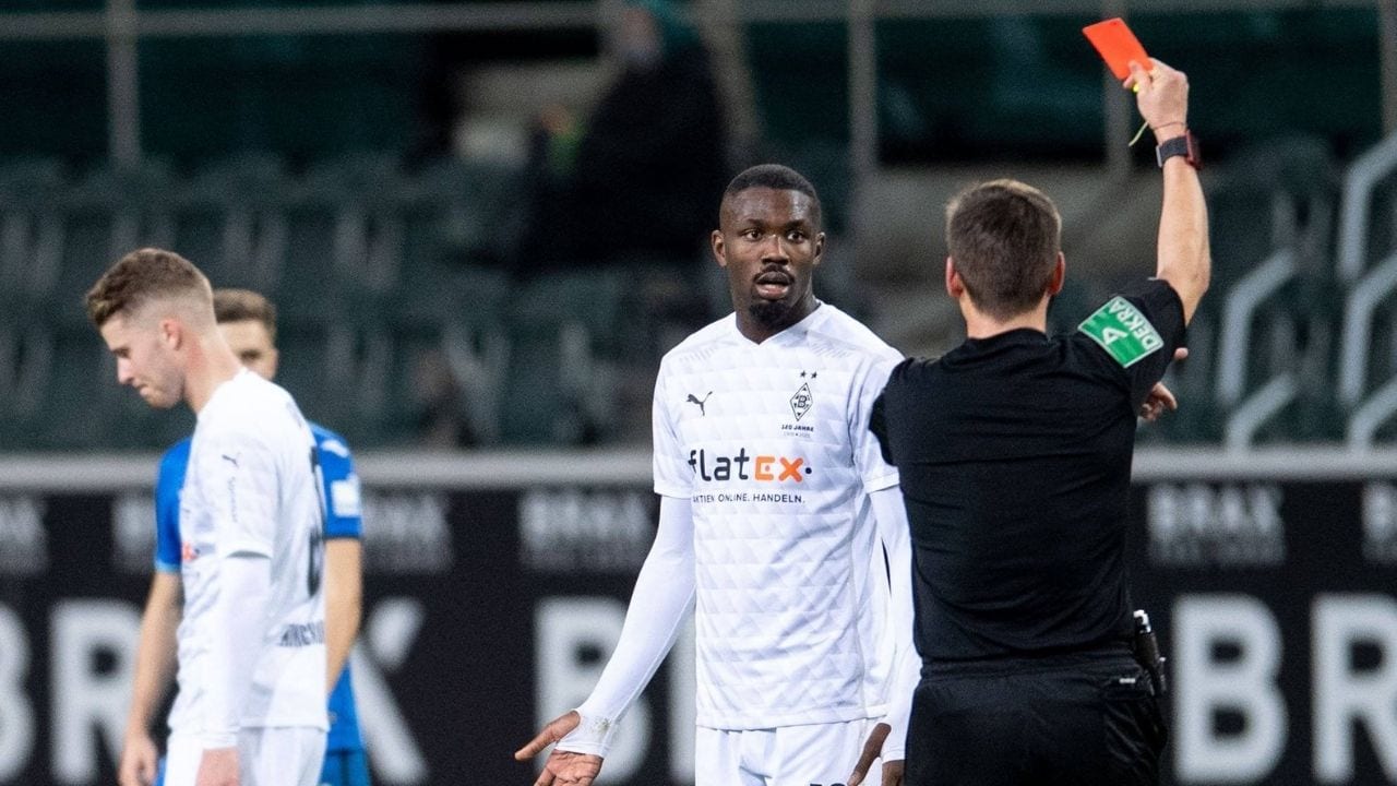 Hijo de Lilian Thuram escupió la cara de su rival en partido de Bundesliga