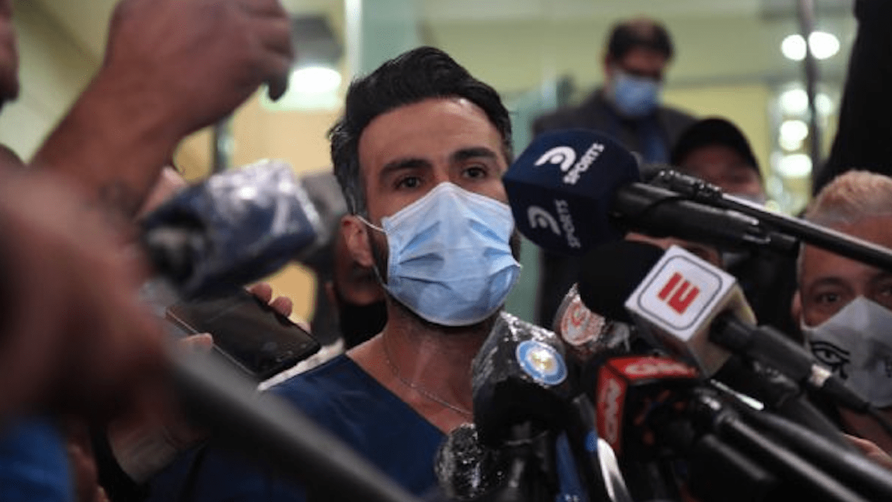 Eximen de prisión a médico de Maradona en causa en que se investiga su muerte