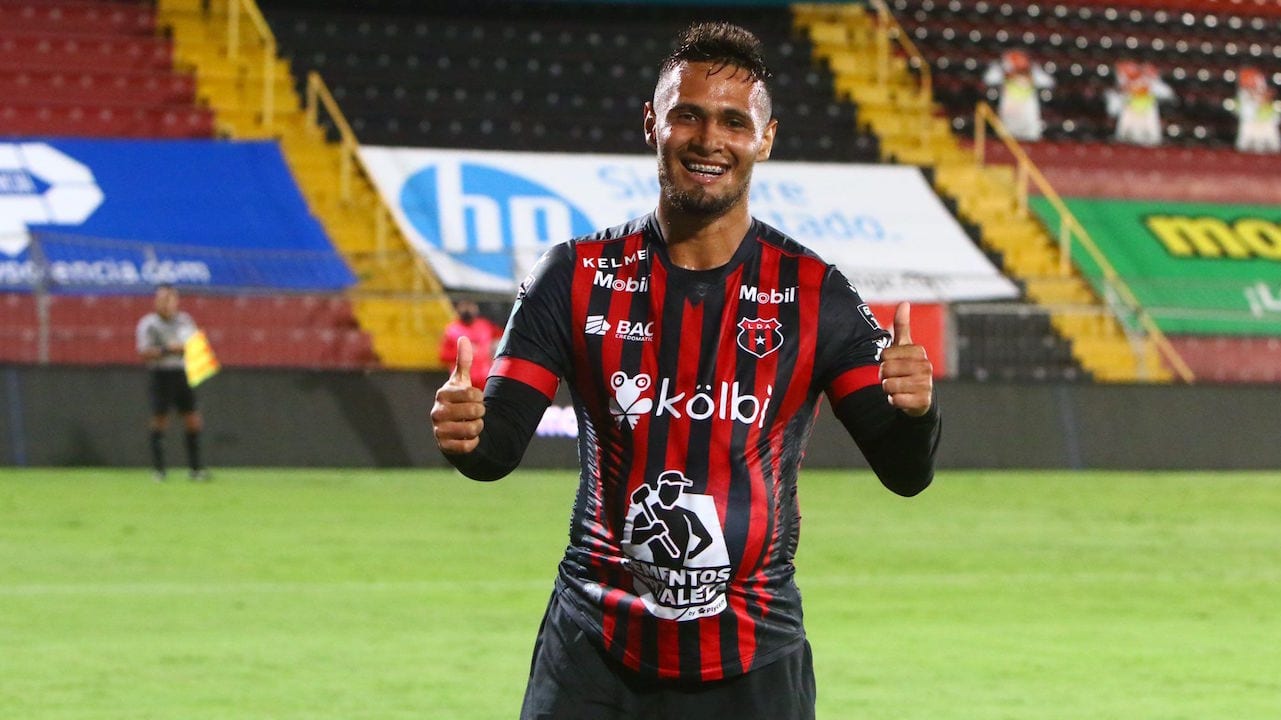 Alex López rompió en llanto tras ser campeón con Alajuelense: 'Sufrí, pero tenemos la 30'