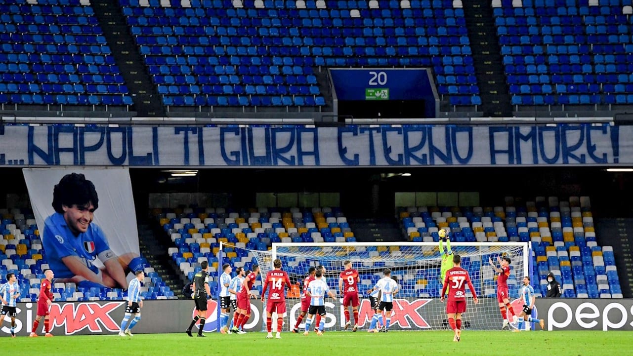 Nápoles rebautiza su estadio de fútbol como el 'Diego Armando Maradona'