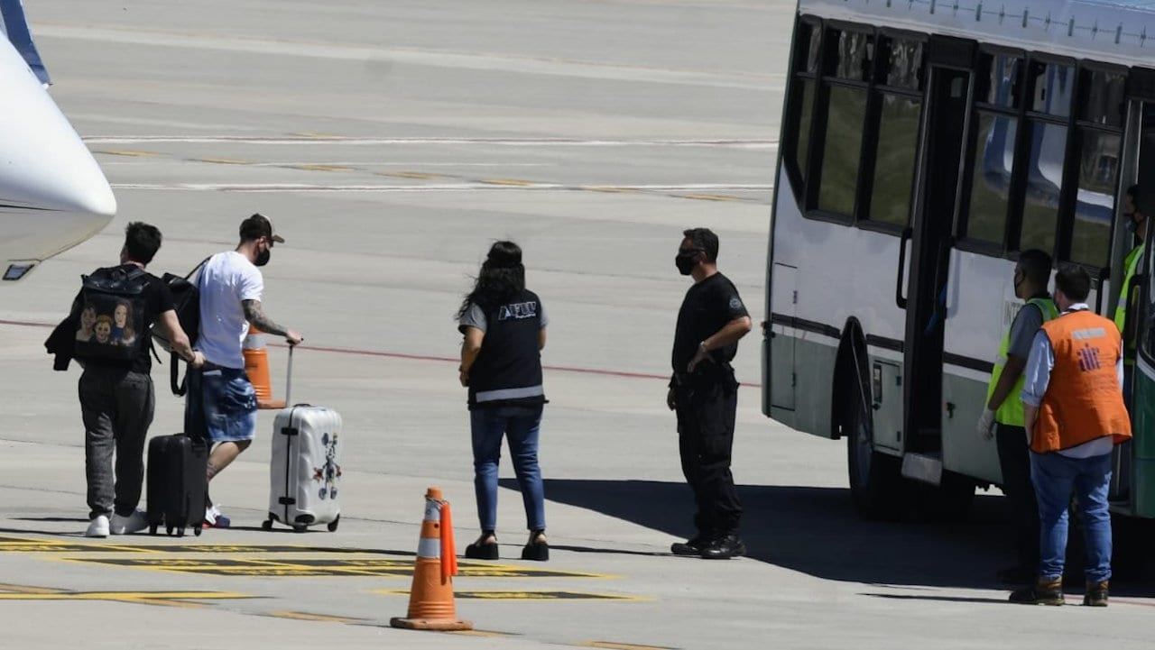 Lionel Messi llega a Argentina para pasar las fiestas navideñas