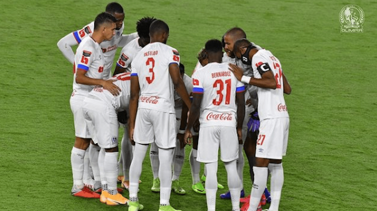 Tras quedar eliminado en Concachampions League, así fue despedido el club Olimpia por sus aficionados en Orlando