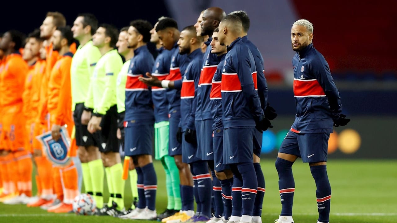 El Estambul se retira del partido contra el PSG por un insulto racista