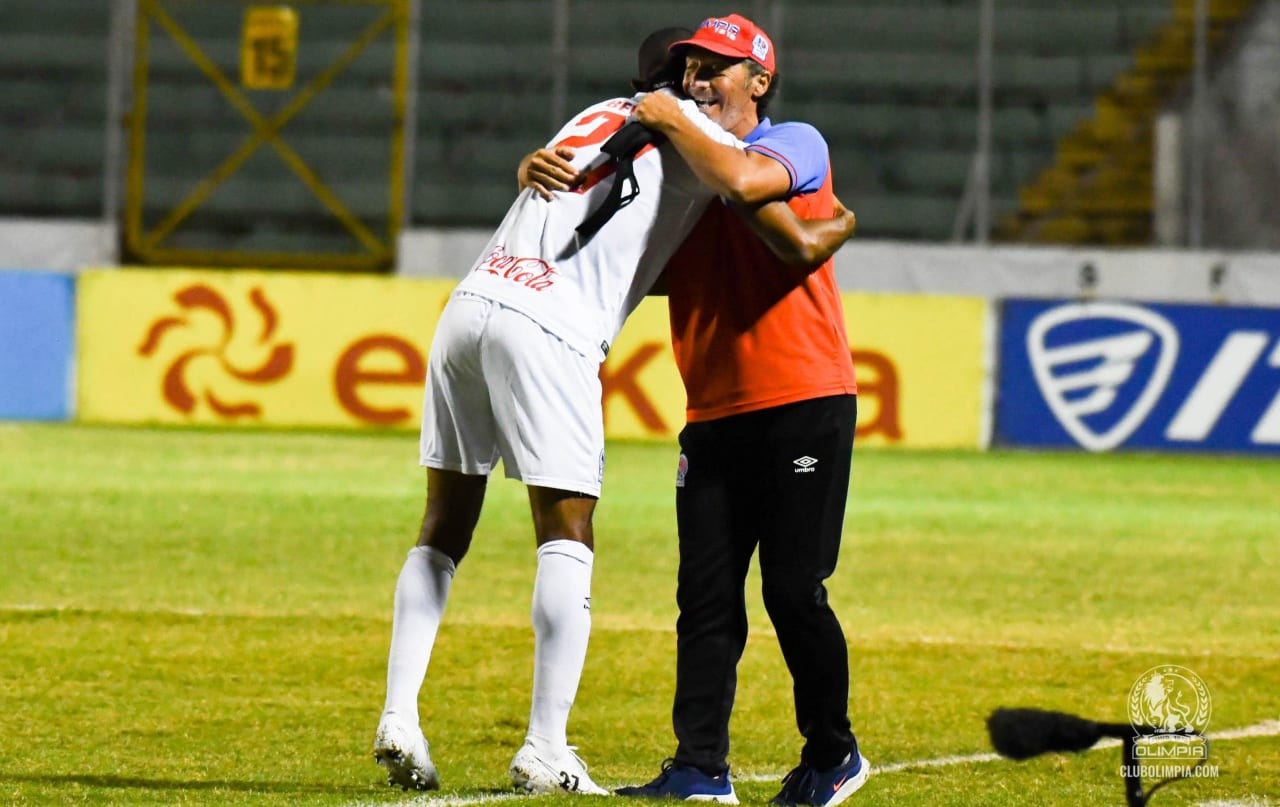Pedro Troglio: Me saco el sombrero ante mis muchachos, pero esto solo es un paso