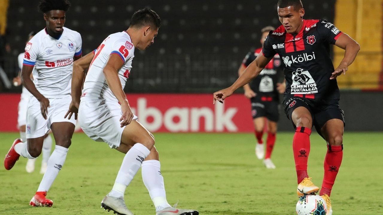 Alajuela venció en penales al Olimpia y avanza a la final de Liga Concacaf