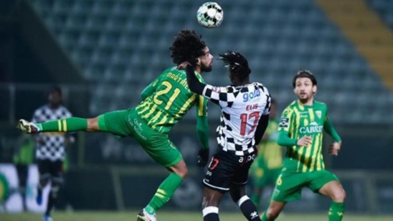 Alberth Elis asiste pero su equipo cayó en la Liga NOS de Portugal