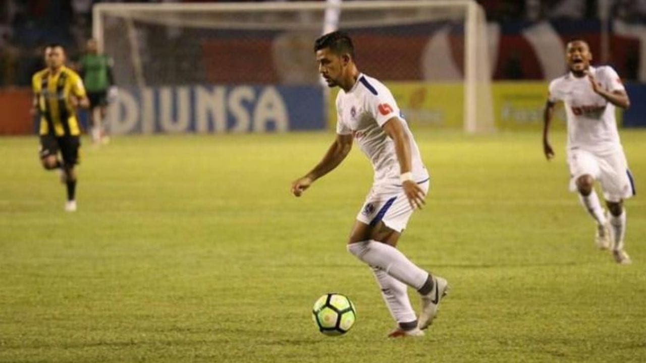 Rely Maradiaga recuerda el paso de Alejandro Reyes por el Olimpia