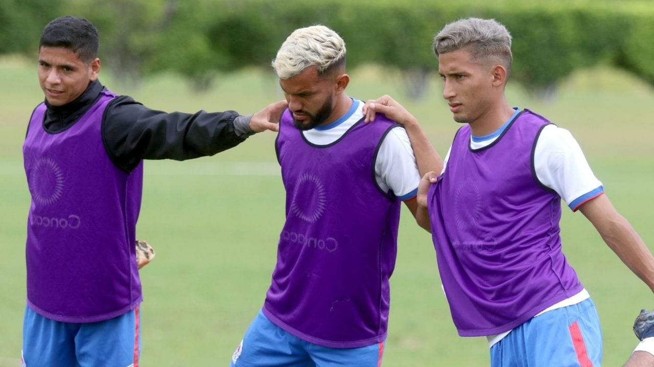 ¡Malas noticias! Confirman tiempo de baja de Carlos Pineda y Jorge Álvarez por sus lesiones