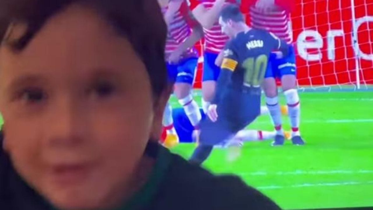 Hijo de Messi enternece la red celebrando el gol de tiro libre de su padre