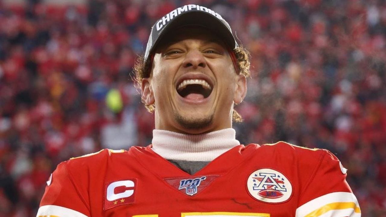 Patrick Mahomes entrena suave con los Chiefs y sigue bajo protocolos de conmoción