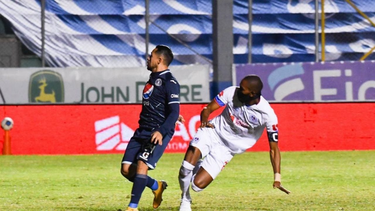 Olimpia pegó primero y acaricia su presencia en la finalísima ante Marathón